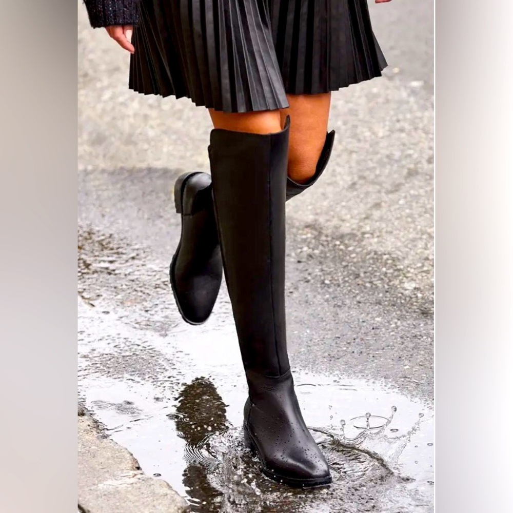 Women’s Black Knee-High Riding Boots
